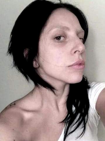 Lady Gaga no makeup